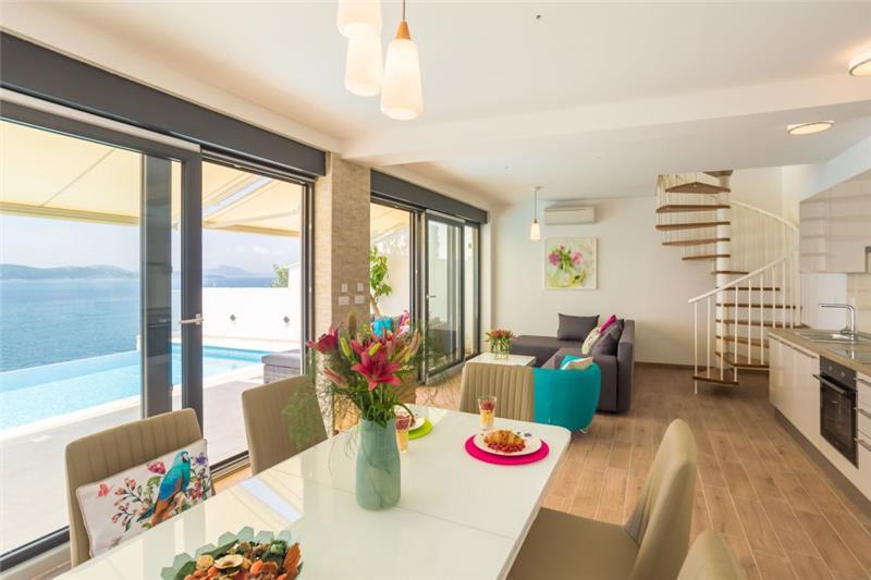 Sea-view villa in Lozica, photograph 19