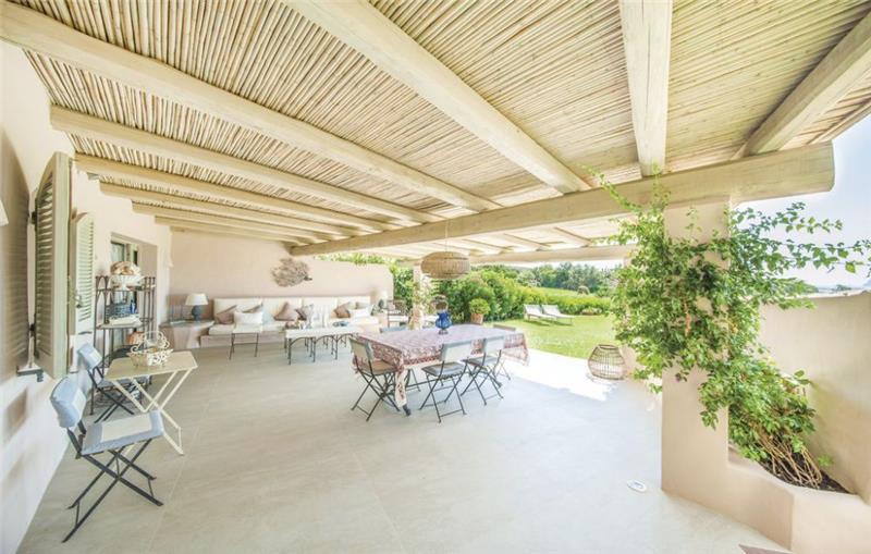 Sea-view villa in Sardinia, photograph 5