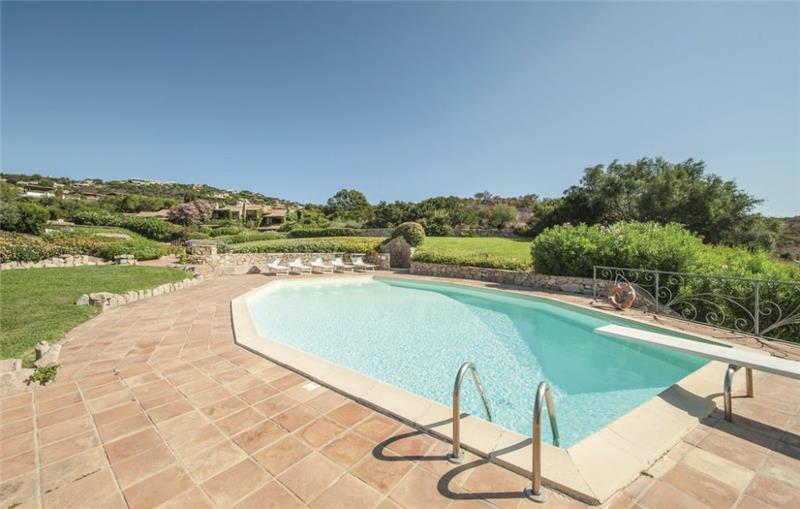 Sea-view villa in Sardinia, photograph 2