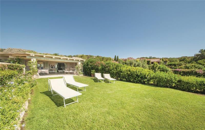 Sea-view villa in Sardinia, photograph 7