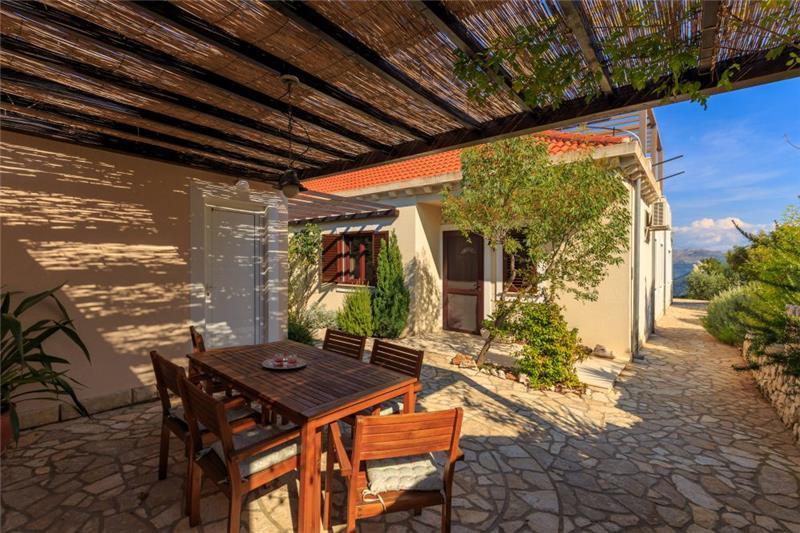 Sea-view villa in Mokosica, photograph 7