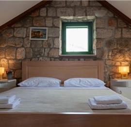 4 Bedroom Villa with Terrace near Dubrovnik Old Town, Sleeps 8 