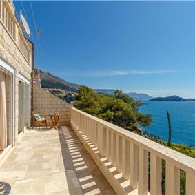4 Bedroom Villa with Sea Views near Dubrovnik Old Town, Sleeps 7-8 