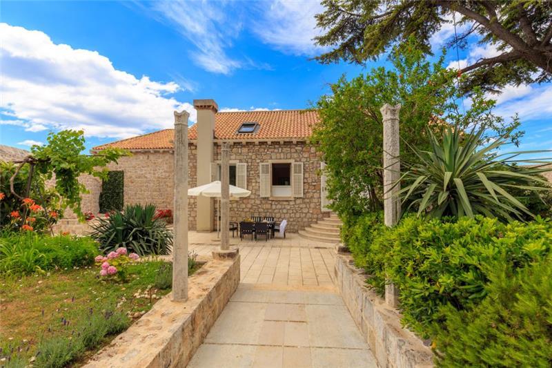 Villa in Dubrovnik, photograph 1