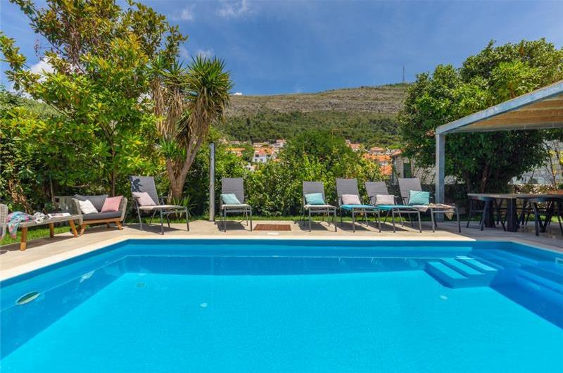 5 Bedroom Villa with Heated Pool near Dubrovnik Old Town, Sleeps 10