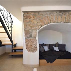 2 Bedroom Villa near Šilo, Krk Island, Sleeps 4-6