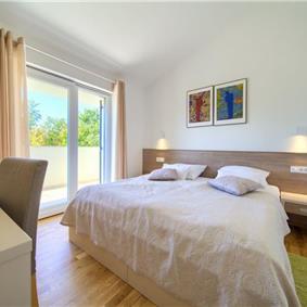 3 Bedroom Villa with Pool near Vrbnik, Krk Island, Sleeps 6