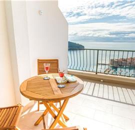 2 Bedroom Apartment with Terrace near Dubrovnik Old Town, Sleeps 4