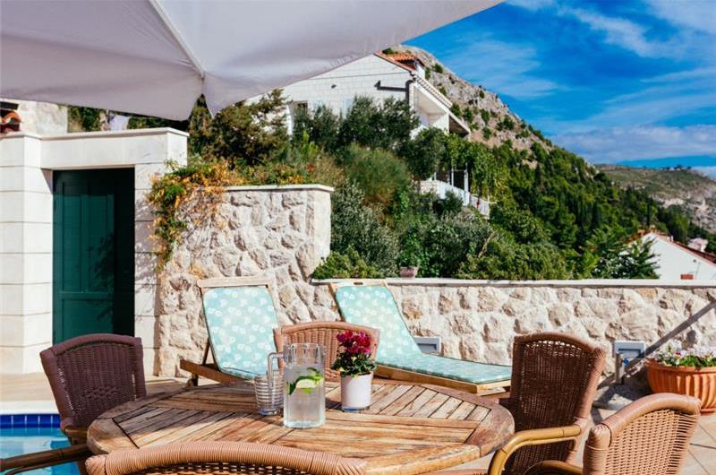 3 Bedroom Apartment with Pool and Terrace near Dubrovnik Old Town, Sleeps 6-8