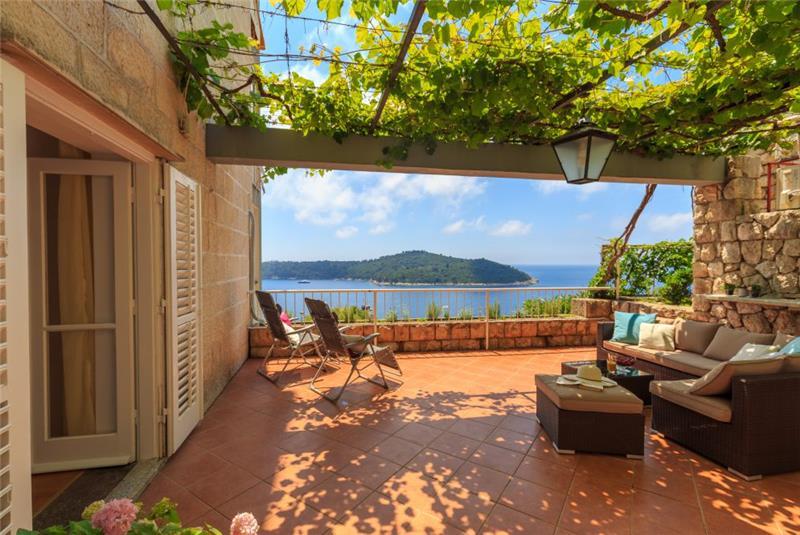 Sea-view villa in Dubrovnik, photograph 2