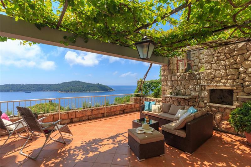 Sea-view villa in Dubrovnik, photograph 1