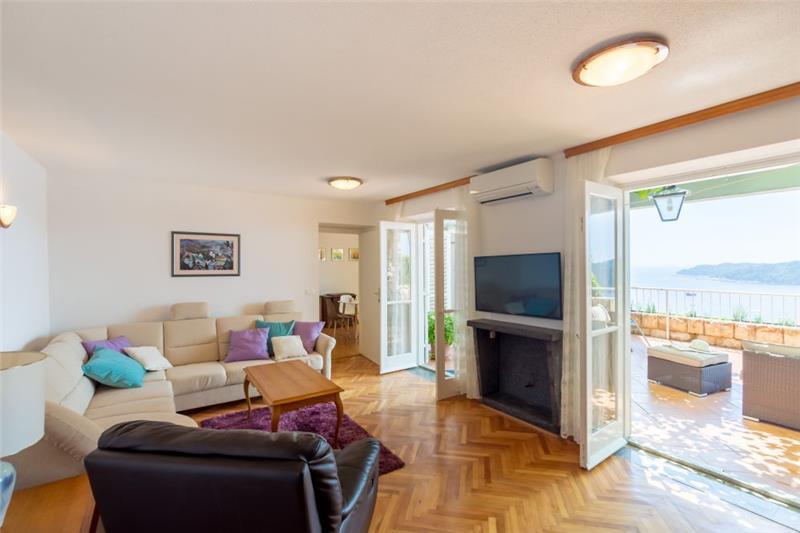 Sea-view villa in Dubrovnik, photograph 8