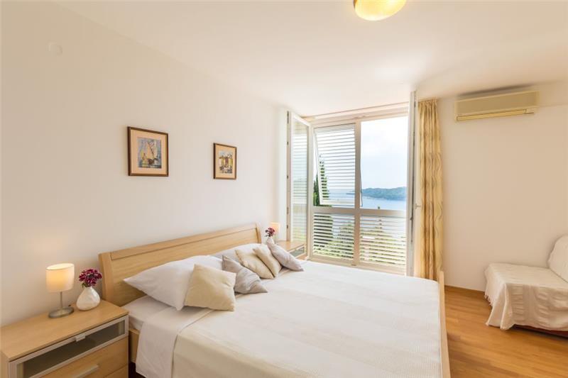 Sea-view villa in Dubrovnik, photograph 19