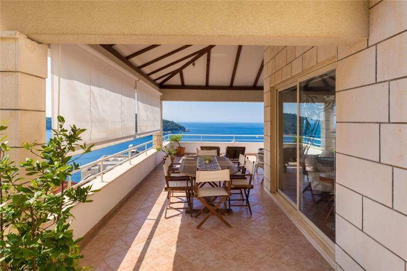 Sea-view villa in Dubrovnik, photograph 2