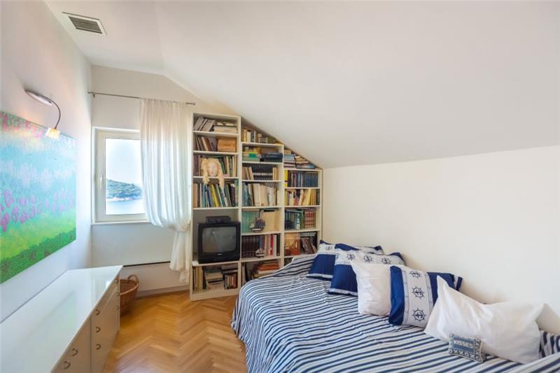 Sea-view villa in Dubrovnik, photograph 17