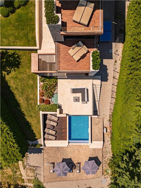 Sea-view villa in Opatija, photograph 2
