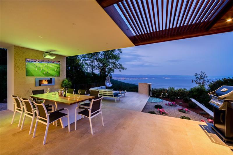 Sea-view villa in Opatija, photograph 21