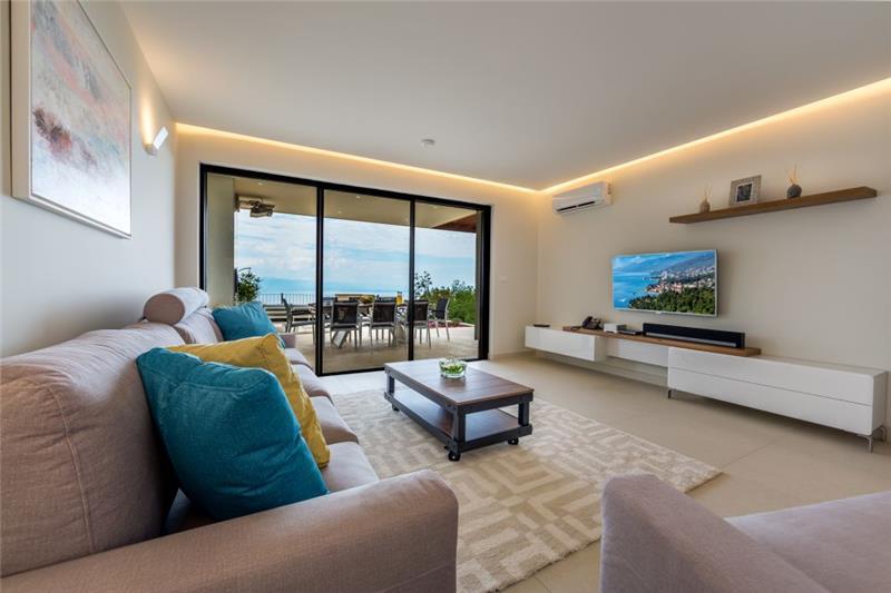 Sea-view villa in Opatija, photograph 10