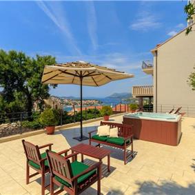 2 Bedroom Apartment with Garden, Terrace and Jacuzzi near Dubrovnik Old Town, Sleeps 4