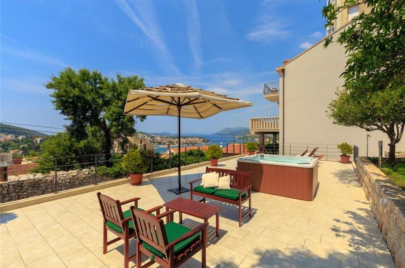 2 Bedroom Apartment with Garden, Terrace and Jacuzzi near Dubrovnik Old Town, Sleeps 4