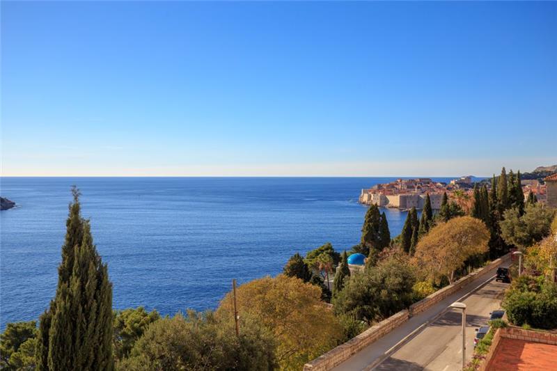 Sea-view villa in Dubrovnik, photograph 22