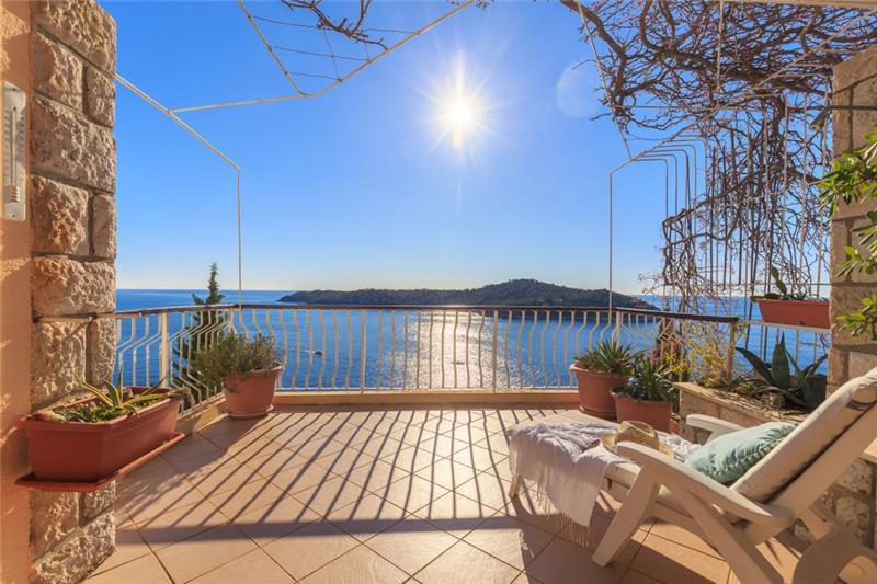 Sea-view villa in Dubrovnik, photograph 3