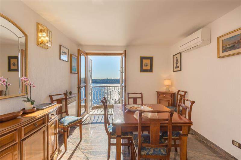 Sea-view villa in Dubrovnik, photograph 11