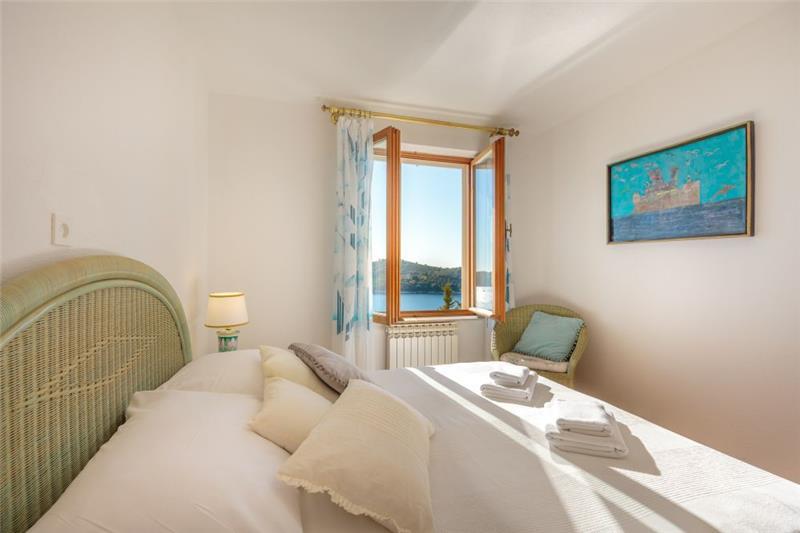 Sea-view villa in Dubrovnik, photograph 12