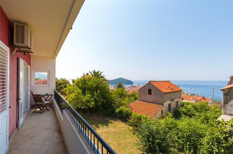 2 Bedroom Apartment with Terrace and Private Pool near Dubrovnik Old Town, Sleeps 4-5