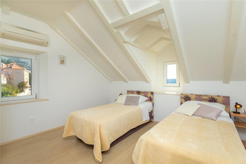 Sea-view villa in Dubrovnik, photograph 22