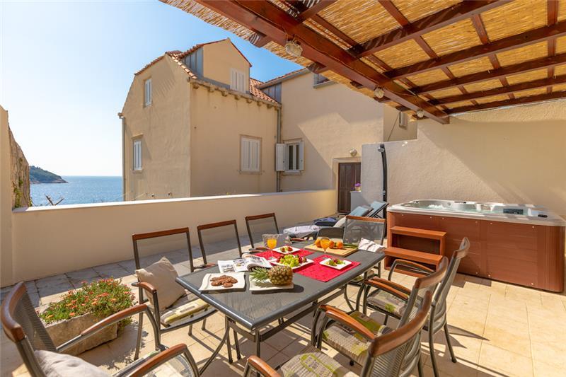 Sea-view villa in Dubrovnik, photograph 2
