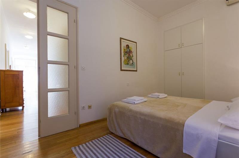3 Bedroom Apartment with Terrace near to Dubrovnik Old Town, Sleeps 6