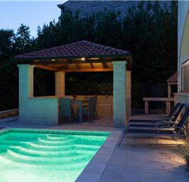 2 Bedroom Apartment with Heated Pool near Dubrovnik Old Town, Sleeps 4-6 