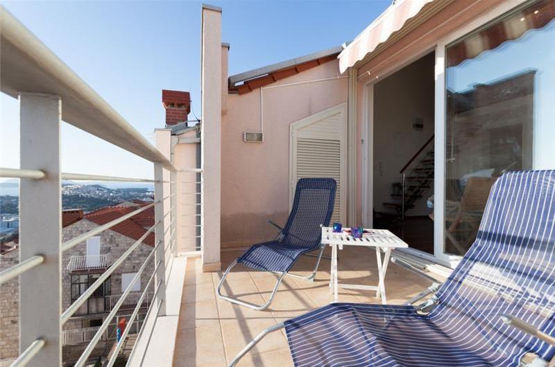 2 Bedroom Apartment with Terrace and Sea Views near Dubrovnik Old Town, Sleeps 4