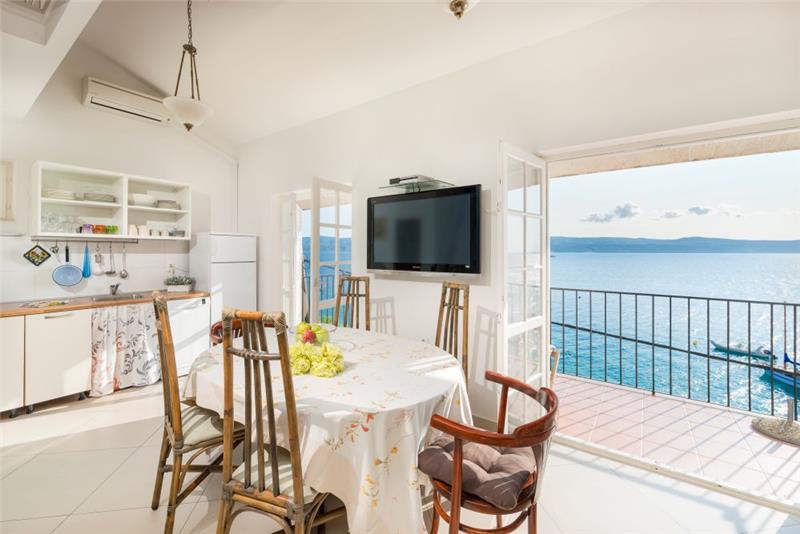 Beachfront villa in Stanici, photograph 14