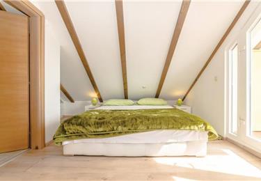 3 Bedroom Villa With Pool In Zadar Sleeps 6 10