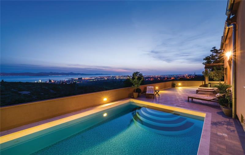 3 Bedroom Villa with Pool and Sea Views in Zadar, Sleeps 6