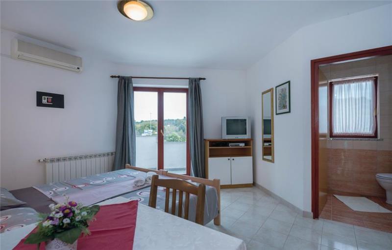 Sea-view villa in Pula, photograph 32