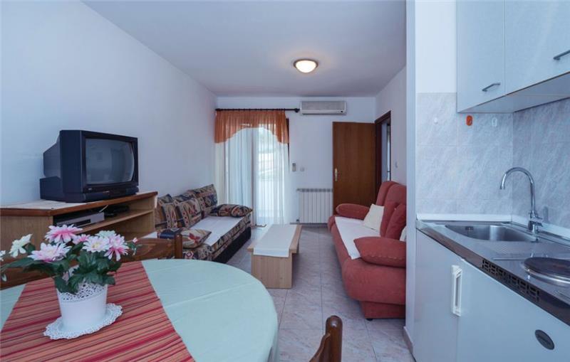 Sea-view villa in Pula, photograph 15