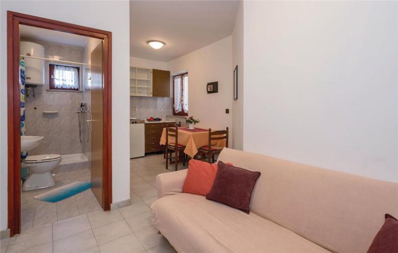 Sea-view villa in Pula, photograph 16