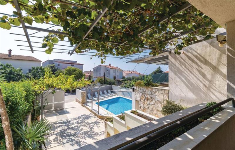 Sea-view villa in Pula, photograph 2