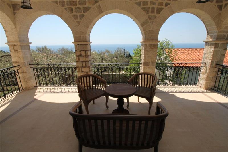 Sea-view villa in Sveti Stefan, photograph 24