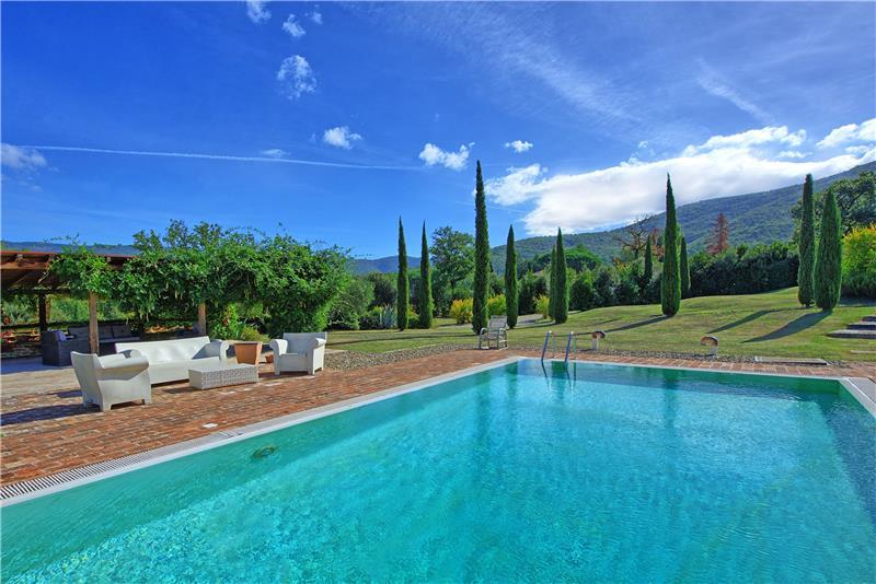 Villa in Tuscany, photograph 1