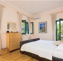 5 Bedroom Beachfront Villa near Orebic, Sleeps 10