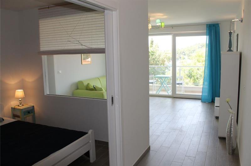1 Bedroom First Floor Apartment with Balcony and Sea View in Cavtat, Sleeps 2-4