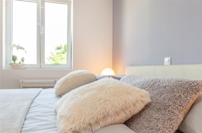 3 Bedroom Apartment with Balcony in Dubrovnik, Sleeps 6