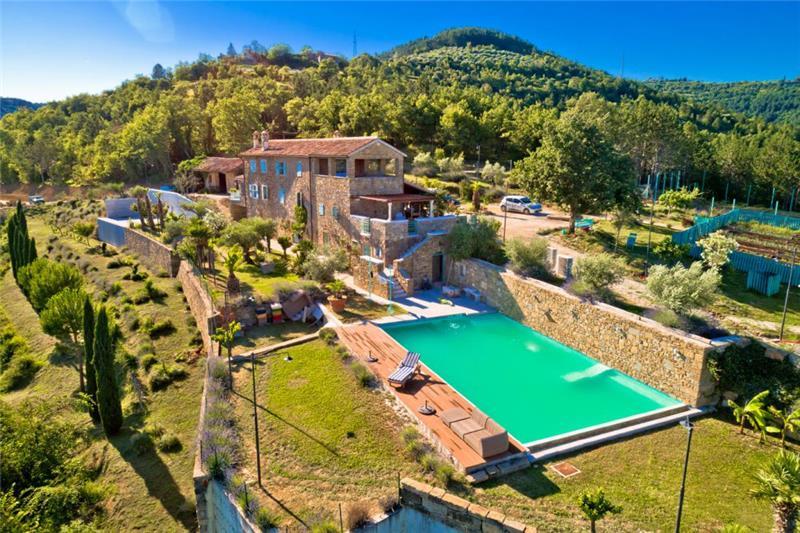 Villa in Motovun, photograph 2