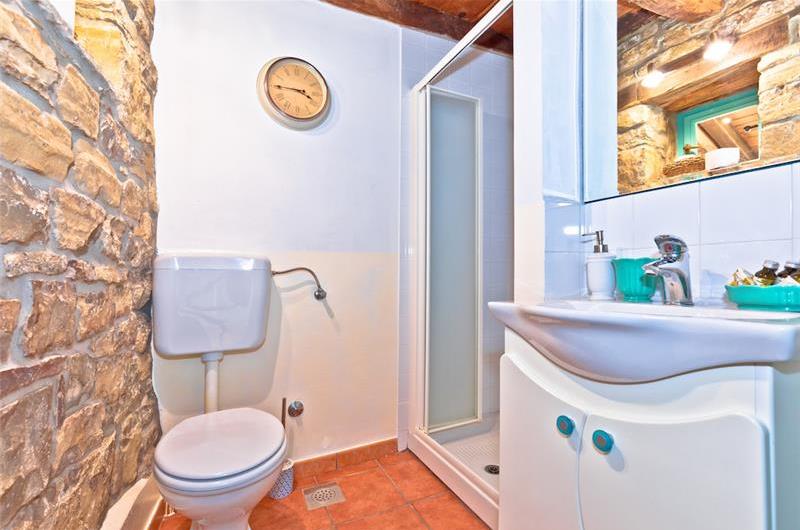 6 Bedroom Istrian Countryside Villa with Pool and Spa near Motovun, Sleeps 12-14