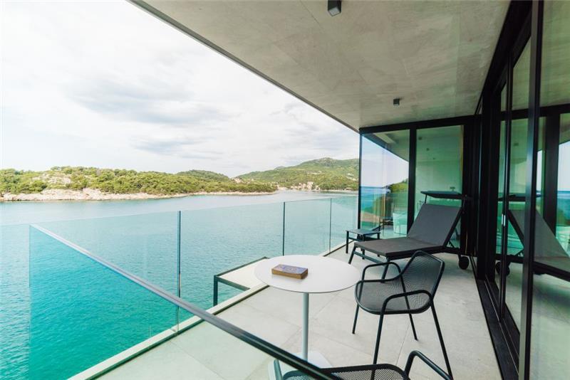 Beachfront villa in Stikovica, photograph 6