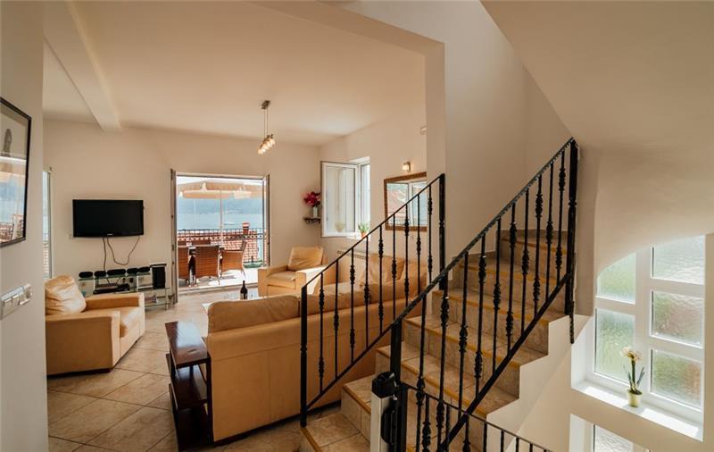 Beachfront villa in Orahovac, photograph 13